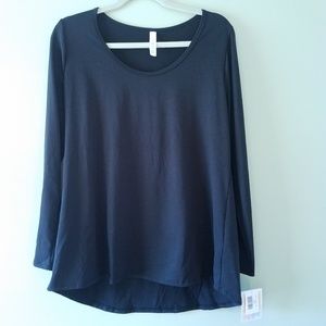 LuLaRoe | Lynnae Long Sleeve L NWT 🦄 solid 🖤